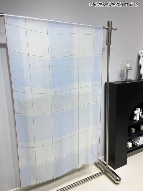 Loro Piana Scarf LPC00052 Loro Piana Scarf LPC00052